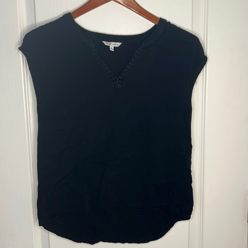 Naked zebra crochet v neck black top blouse small